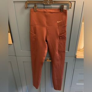 Women’s Nike Go Dri Fit Firm Support High Waisted 7/8 leggings pockets small S